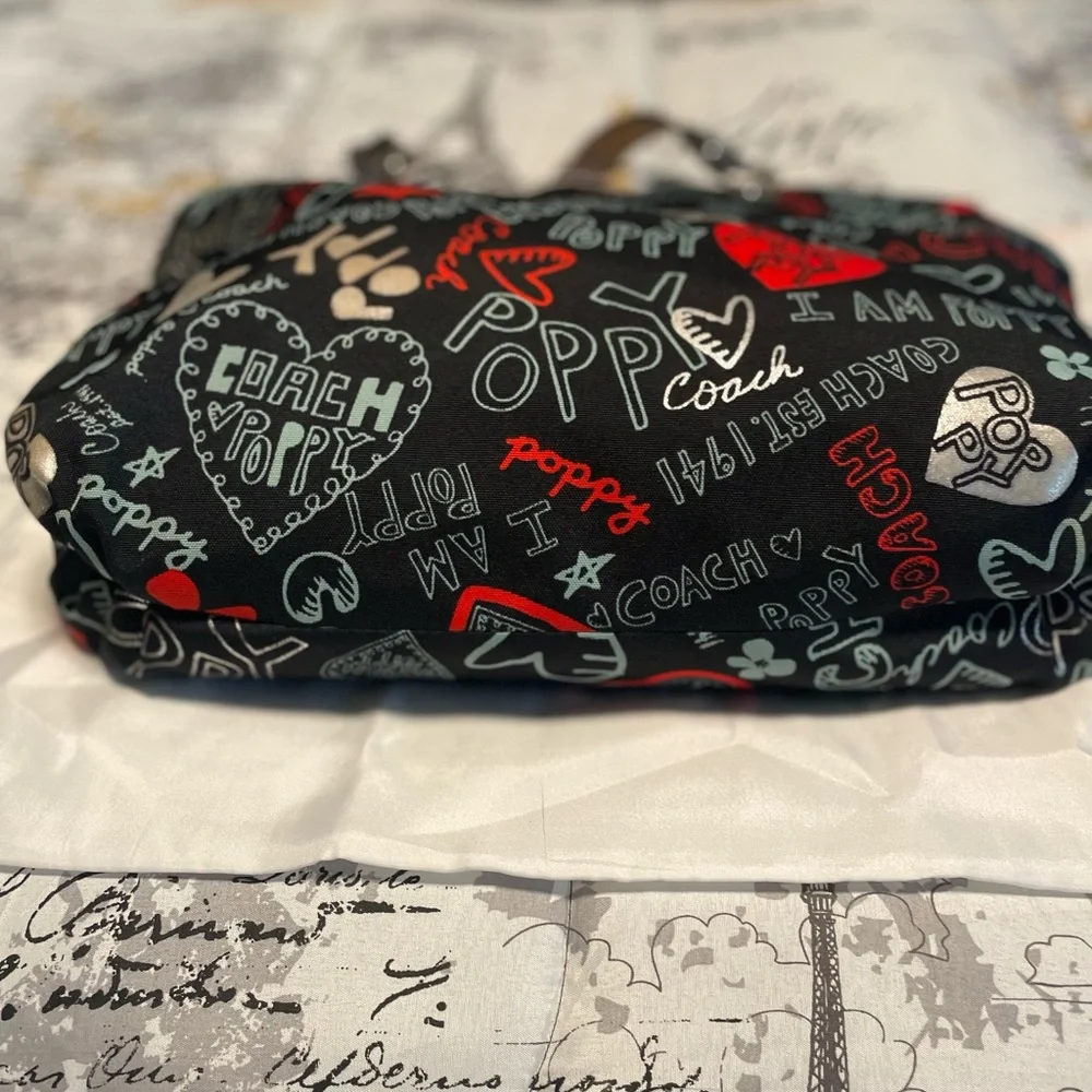 Coach Poppy C Glam Graffiti Hearts Shoulder Bag EUC - Picture 7 of 9